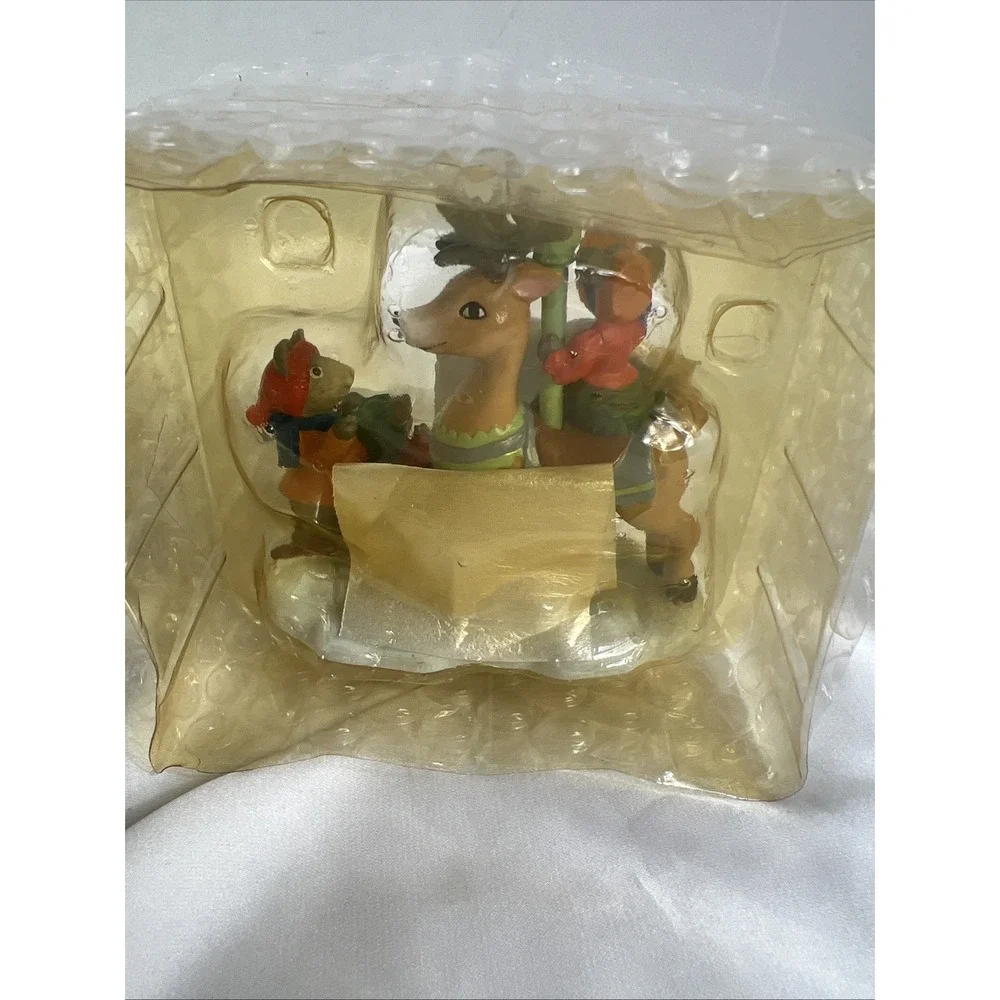 Vinatge Avon 1993 Carousel‎ Wonderland Miniature Collection 
